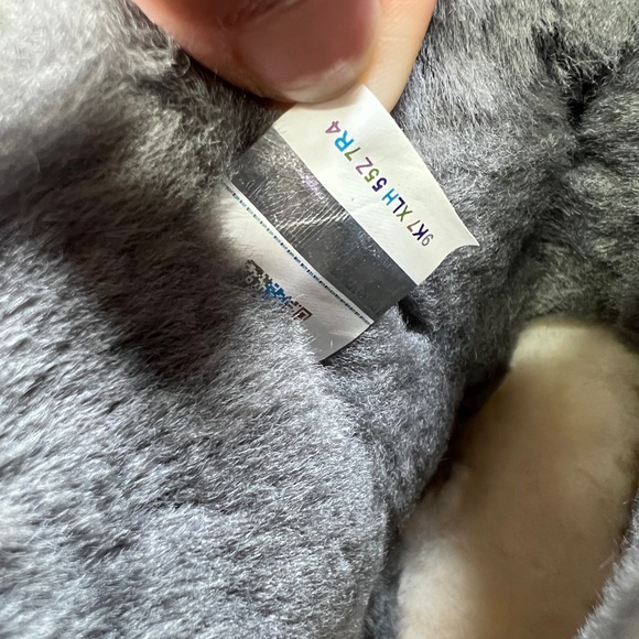 UGG Uggs Austrailia Gray Suede Classic II 2 Mini Boots Boot Cozy Fur - Picture 6 of 6